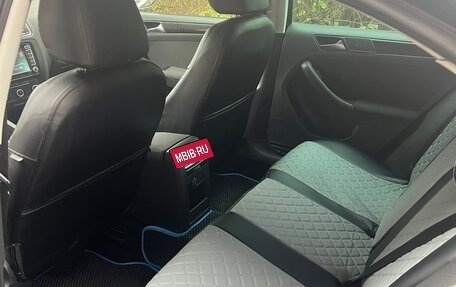 Volkswagen Jetta VI, 2011 год, 900 000 рублей, 8 фотография