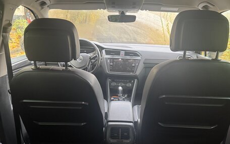 Volkswagen Tiguan II, 2017 год, 2 650 000 рублей, 3 фотография