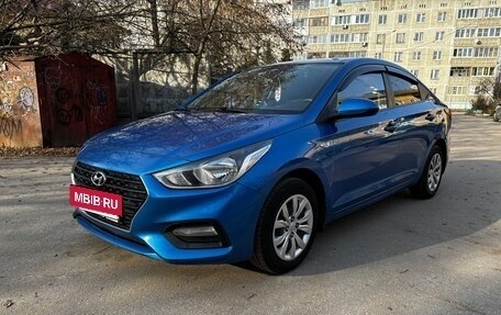 Hyundai Solaris II рестайлинг, 2018 год, 1 300 000 рублей, 2 фотография