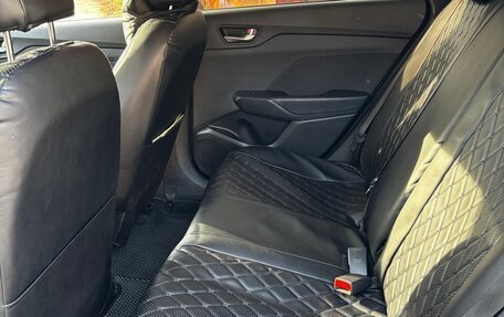 Hyundai Solaris II рестайлинг, 2018 год, 1 300 000 рублей, 9 фотография