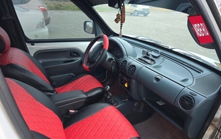 Renault Kangoo II рестайлинг, 2000 год, 280 000 рублей, 11 фотография