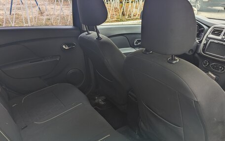 Renault Logan II, 2018 год, 970 000 рублей, 4 фотография