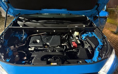 Toyota RAV4, 2021 год, 4 000 000 рублей, 5 фотография