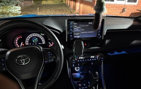 Toyota RAV4, 2021 год, 4 000 000 рублей, 9 фотография