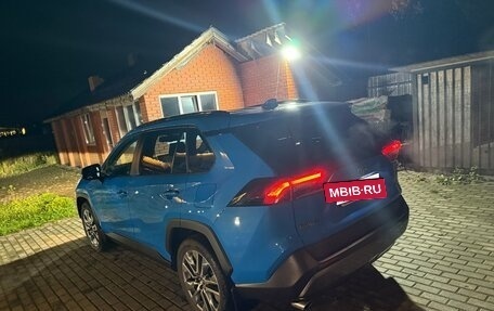 Toyota RAV4, 2021 год, 4 000 000 рублей, 4 фотография