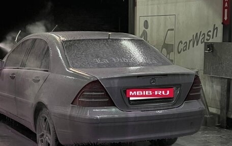 Mercedes-Benz C-Класс, 2003 год, 660 000 рублей, 3 фотография