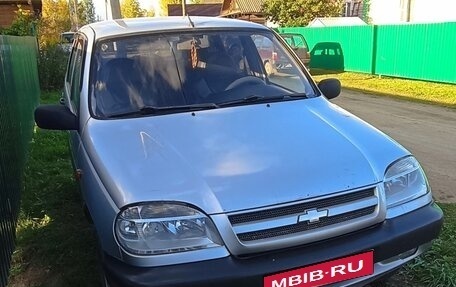 Chevrolet Niva I рестайлинг, 2003 год, 250 000 рублей, 1 фотография