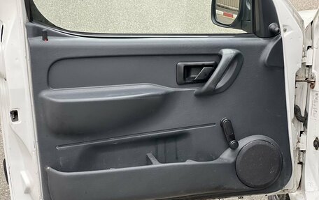 Peugeot Partner II рестайлинг 2, 2011 год, 290 000 рублей, 9 фотография