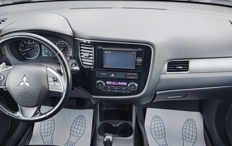 Mitsubishi Outlander III рестайлинг 3, 2013 год, 1 270 000 рублей, 10 фотография