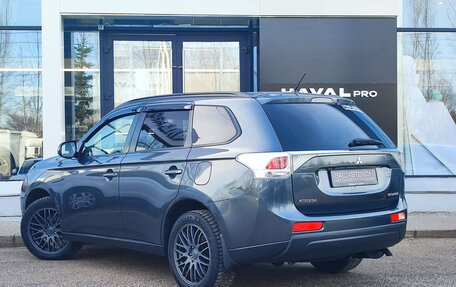 Mitsubishi Outlander III рестайлинг 3, 2013 год, 1 270 000 рублей, 2 фотография