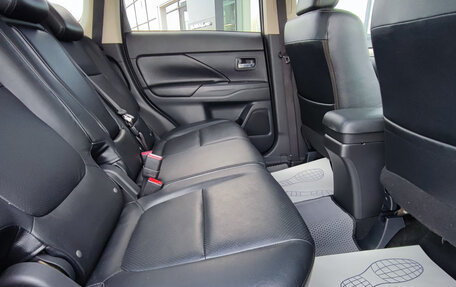 Mitsubishi Outlander III рестайлинг 3, 2013 год, 1 270 000 рублей, 16 фотография