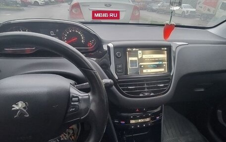 Peugeot 208 II, 2013 год, 610 000 рублей, 12 фотография