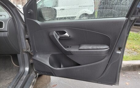 Volkswagen Polo VI (EU Market), 2011 год, 420 000 рублей, 11 фотография