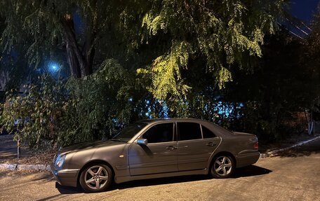 Mercedes-Benz E-Класс, 1997 год, 458 000 рублей, 6 фотография