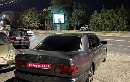 Mercedes-Benz E-Класс, 1997 год, 458 000 рублей, 10 фотография