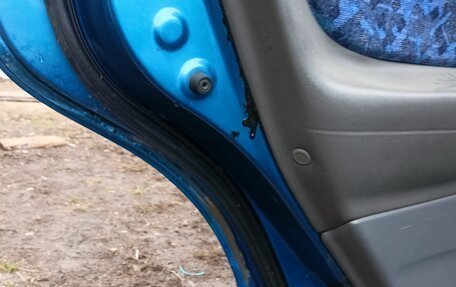 Mazda 323, 1999 год, 200 000 рублей, 11 фотография