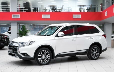 Mitsubishi Outlander III рестайлинг 3, 2019 год, 1 897 000 рублей, 1 фотография