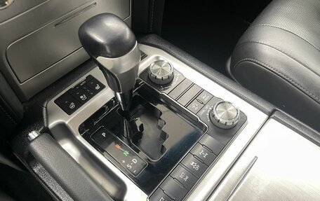 Toyota Land Cruiser 200, 2018 год, 6 149 000 рублей, 15 фотография