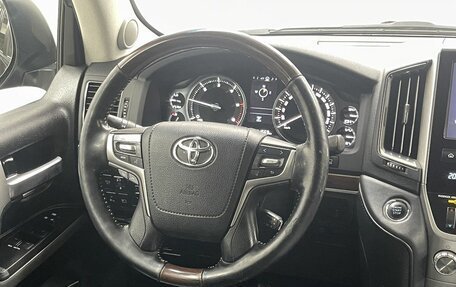 Toyota Land Cruiser 200, 2018 год, 6 149 000 рублей, 20 фотография