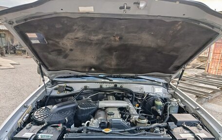 Toyota Land Cruiser 100 рестайлинг 2, 2005 год, 2 500 000 рублей, 5 фотография