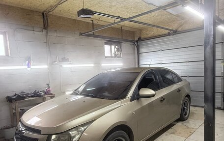 Chevrolet Cruze II, 2009 год, 500 000 рублей, 4 фотография