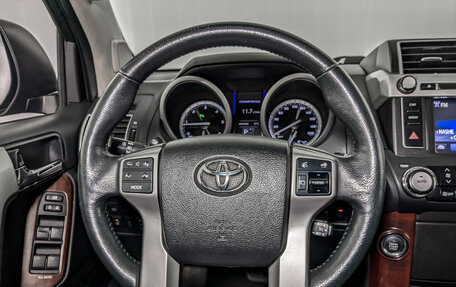 Toyota Land Cruiser Prado 150 рестайлинг 2, 2015 год, 3 850 000 рублей, 22 фотография