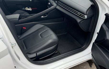 Hyundai Elantra, 2024 год, 2 370 000 рублей, 16 фотография