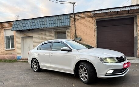 Volkswagen Jetta VI, 2015 год, 935 000 рублей, 1 фотография