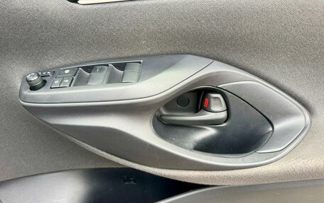 Toyota Yaris, 2020 год, 1 259 000 рублей, 16 фотография