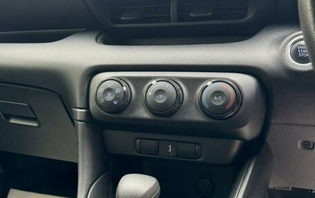 Toyota Yaris, 2020 год, 1 259 000 рублей, 15 фотография