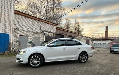 Volkswagen Jetta VI, 2015 год, 935 000 рублей, 2 фотография