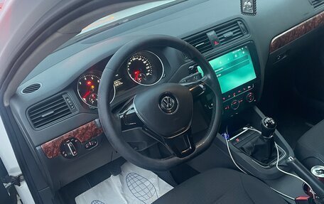 Volkswagen Jetta VI, 2015 год, 935 000 рублей, 8 фотография