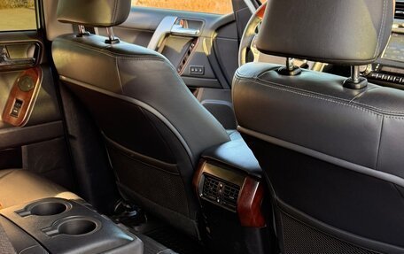 Toyota Land Cruiser Prado 150 рестайлинг 2, 2014 год, 4 300 000 рублей, 28 фотография