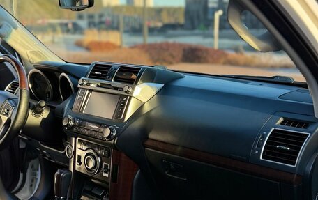 Toyota Land Cruiser Prado 150 рестайлинг 2, 2014 год, 4 300 000 рублей, 23 фотография