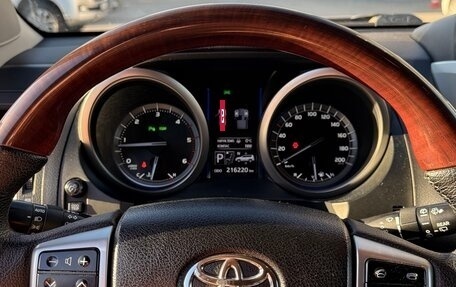 Toyota Land Cruiser Prado 150 рестайлинг 2, 2014 год, 4 300 000 рублей, 20 фотография