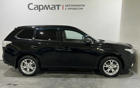 Mitsubishi Outlander III рестайлинг 3, 2013 год, 1 350 000 рублей, 8 фотография