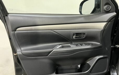 Mitsubishi Outlander III рестайлинг 3, 2013 год, 1 350 000 рублей, 13 фотография