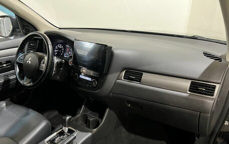 Mitsubishi Outlander III рестайлинг 3, 2013 год, 1 350 000 рублей, 19 фотография