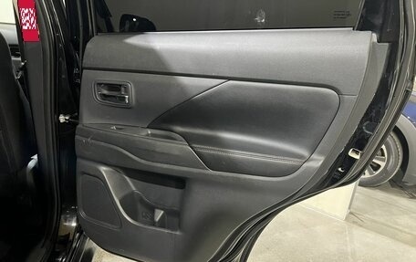 Mitsubishi Outlander III рестайлинг 3, 2013 год, 1 350 000 рублей, 15 фотография