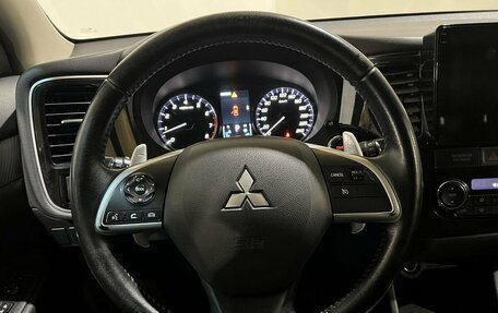 Mitsubishi Outlander III рестайлинг 3, 2013 год, 1 350 000 рублей, 30 фотография