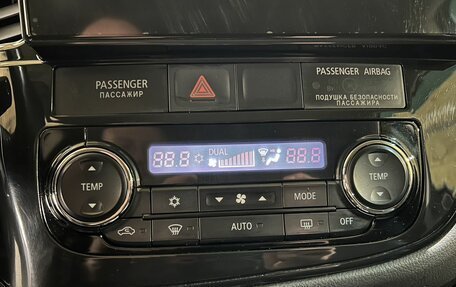 Mitsubishi Outlander III рестайлинг 3, 2013 год, 1 350 000 рублей, 34 фотография