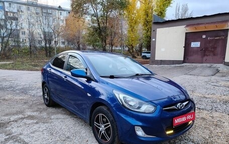 Hyundai Solaris II рестайлинг, 2013 год, 750 000 рублей, 1 фотография