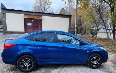 Hyundai Solaris II рестайлинг, 2013 год, 750 000 рублей, 2 фотография