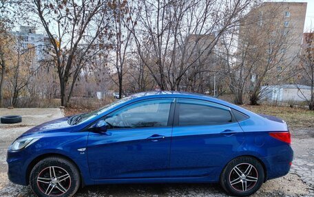 Hyundai Solaris II рестайлинг, 2013 год, 750 000 рублей, 3 фотография