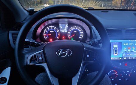 Hyundai Solaris II рестайлинг, 2013 год, 750 000 рублей, 14 фотография