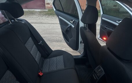 Skoda Octavia, 2011 год, 950 000 рублей, 25 фотография