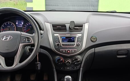 Hyundai Solaris II рестайлинг, 2016 год, 1 099 000 рублей, 4 фотография