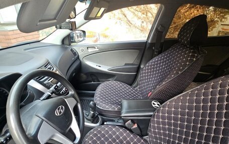 Hyundai Solaris II рестайлинг, 2012 год, 850 000 рублей, 7 фотография