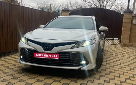 Toyota Camry, 2018 год, 3 250 000 рублей, 1 фотография