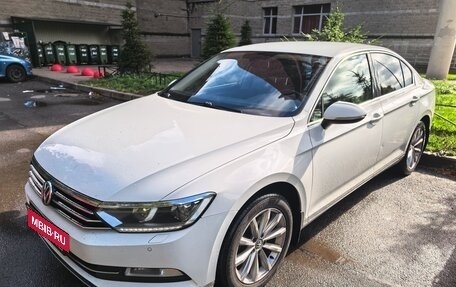 Volkswagen Passat B8 рестайлинг, 2015 год, 1 620 000 рублей, 3 фотография